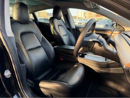 2021 Tesla Model 3 STANDARD PLUS...PAN ROOF €21,750 thumbnail