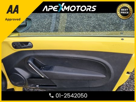 2014 Volkswagen Beetle - thumbnail 16