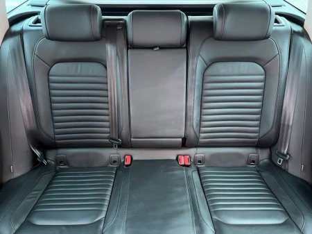 2018 Volkswagen Passat VARIANT HIGHLINE 2.0 TDI * HUGE SPEC * // LEATHER INTERIOR // 360 PARKING CAMERA // APPLE CARPLAY/ANDROID AUTO €22,950 thumbnail