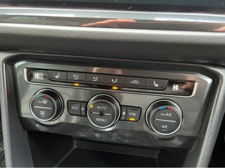 2020 Volkswagen Tiguan - thumbnail 22