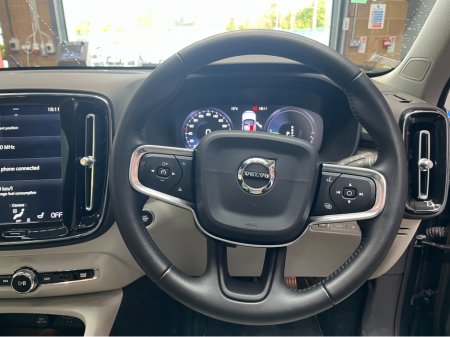 2020 Volvo XC40 - thumbnail 7