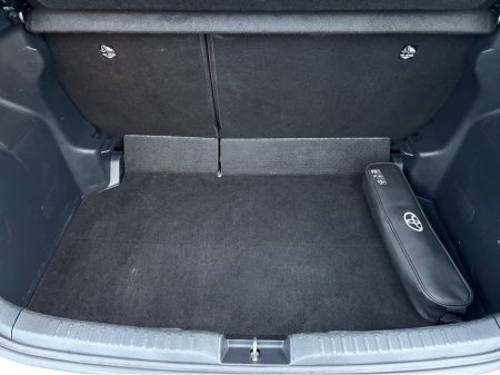 2023 Toyota Yaris 1.5 HYBRID LUNA 4DR AUTO €16,950 thumbnail