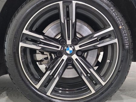 2025 BMW 3 Series - thumbnail 14