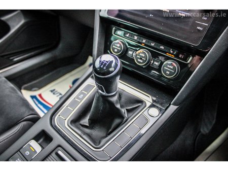 2018 Volkswagen Passat 1.6 TDI 120HP Highline €21,995 thumbnail