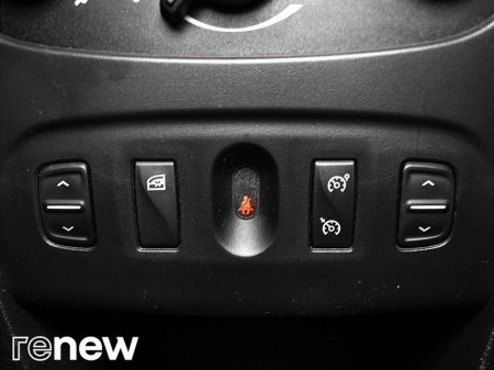 2015 Dacia Sandero 1.2 16V 75 SIGNATURE €8,900 thumbnail