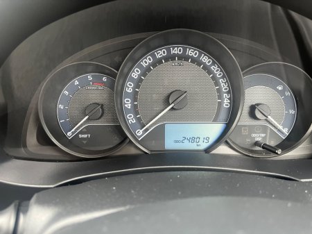 2016 Toyota Corolla - thumbnail 16