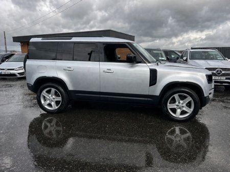 2023 Land Rover Defender - thumbnail 17