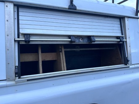 2012 Land Rover Defender - thumbnail 13