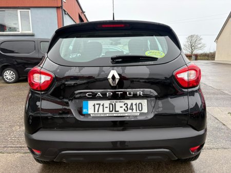 2017 Renault Captur 0.9 TCE EXPRESSION + 90 90BHP 5DR thumbnail