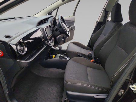 2019 Toyota Vitz - thumbnail 14