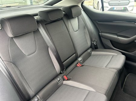 2022 Skoda Octavia - thumbnail 10