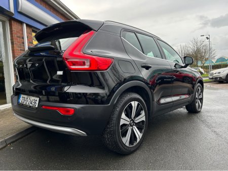 2023 Volvo XC40 - thumbnail 16