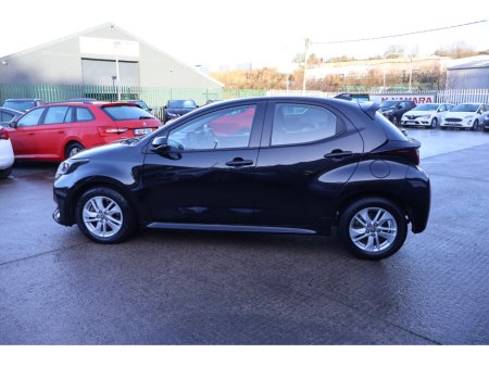 2023 Toyota Yaris HYBRID LUNA 4DR AUTO Great Spec 12 Months Warranty €18,495 thumbnail