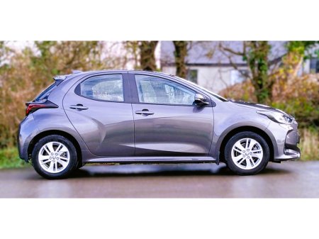 2023 Toyota Yaris 1.5 HYBRID LUNA 4DR AUTO €23,500 thumbnail