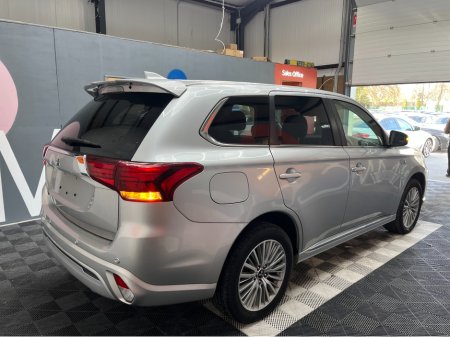 2019 Mitsubishi Outlander - thumbnail 4