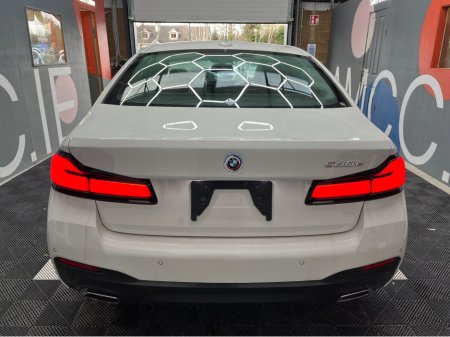 2022 BMW 5 Series - thumbnail 3