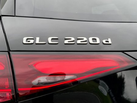 2025 Mercedes-Benz GLC Class GLC 220D AMG LINE 4Matic thumbnail
