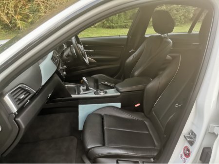 2017 BMW 3 Series - thumbnail 9