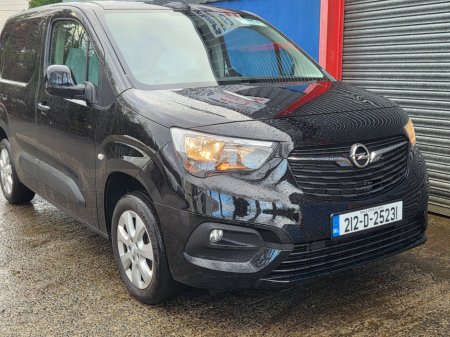 2021 Opel Combo  €12,499 thumbnail