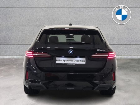 2025 BMW 5 Series 530 E M Sport Auto 530 e M Sport 530 e eDrive 22.1 kWh PHEV 299 184BHP /135 kw Auto Start/Stop thumbnail