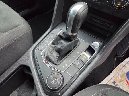 2020 Volkswagen Tiguan 2.0 D Auto HighLine 4WD €28,950 thumbnail