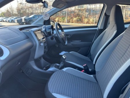 2019 Toyota Aygo AYGO 1.0 5DR X-PLAY €12,950 thumbnail