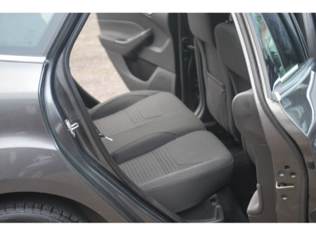 2016 Ford Focus - thumbnail 9