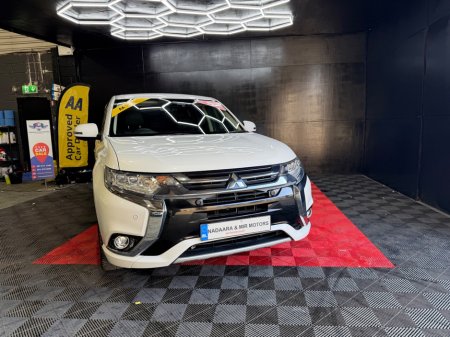 2017 Mitsubishi Outlander - thumbnail 3