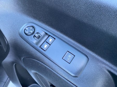 2023 Toyota Proace - thumbnail 22