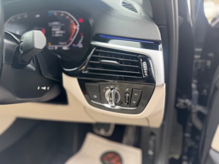 2022 BMW 5 Series - thumbnail 12