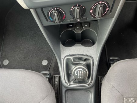 2017 Volkswagen Polo 1L 60HP Trendline €11,900 thumbnail