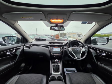 2015 Nissan Qashqai 1.2 PET SVE + GLASS ROYALE ROOF E6 4DR €14,950 thumbnail