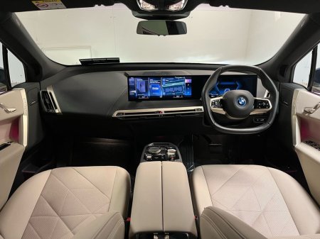 2022 BMW iX - view 2