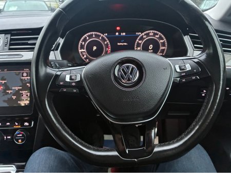 2019 Volkswagen Arteon 2.0 TSI  4 MOTION 280BHP VIRTUAL DASH FULL LEATHER HEATED ELECTRIC SEATS SAT NAV CARPLAY ANDROID AUTO BLIND SPORT PARKING SENSORS SELF PARKING ASSIST 360 CAMERA DYNAUDIO SOUND SYSTEM €29,950 thumbnail