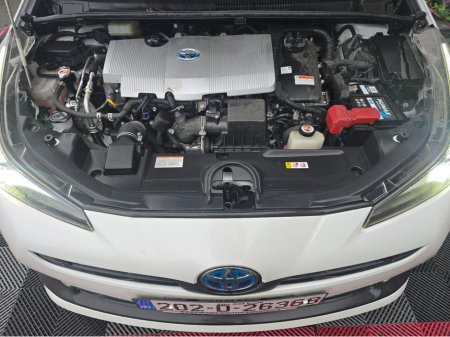 2020 Toyota Prius 6AA-ZVW51 €21,950 thumbnail