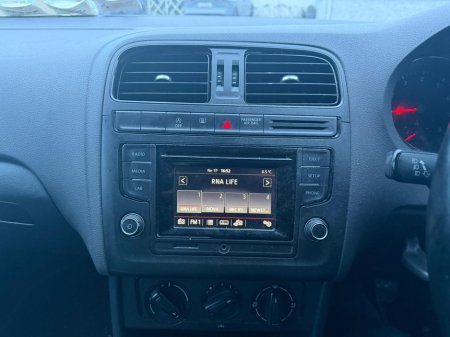 2016 Volkswagen Polo TRENDLINE 1.0 60HP MANUAL 5SPEED 5DR €9,990 thumbnail
