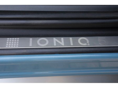 2022 Hyundai Ioniq - view 4