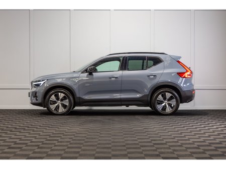 2022 Volvo XC40 - thumbnail 3