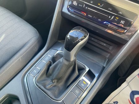 2024 Volkswagen Tiguan Allspace 2.0 TDI 150HP Life DSG €44,975 thumbnail