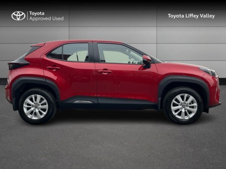 2022 Toyota Yaris Cross - thumbnail 3