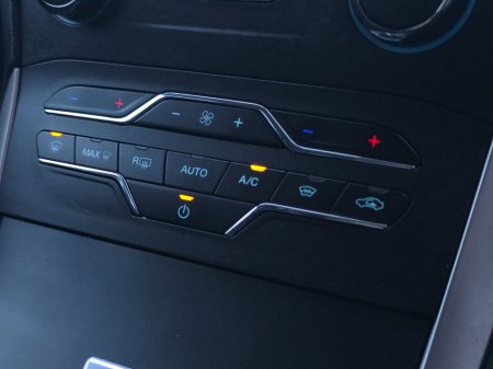 2017 Ford S-Max 2.0 TDCi 150PS Zetec €12,950 thumbnail