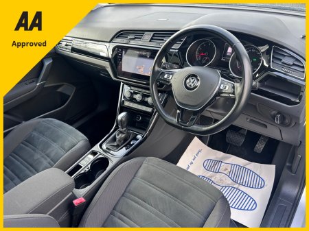 2018 Volkswagen Touran 2018 VOLKSWAGEN TOURAN HIGHLINE 1.4TSI DSG AUTO €23,950 thumbnail