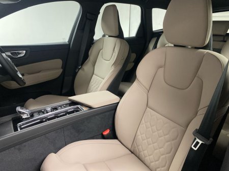 2026 Volvo XC60 - thumbnail 13
