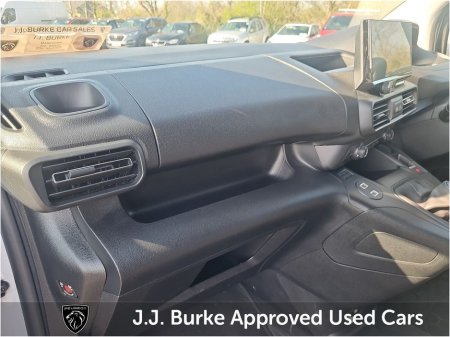 2024 Peugeot Partner PARTNER PRO PLUS 1.5 HDI 100 1 €22,950 thumbnail