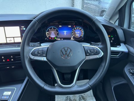 2024 Volkswagen Golf Volkswagen Golf Style DSG 2.0 TDI 2024 €30,950 thumbnail
