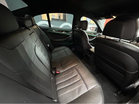 2017 BMW 5 Series - thumbnail 2