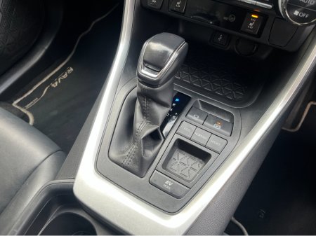 2021 Toyota Rav4 SOL AUTOMATIC HYBRID 2.5 PETROL //FULL LEATHER HEATED SEATS//REVERSE CAMERA//SAT NAV//KEYLESS ENTRY//IRISH CAR// €32,950 thumbnail