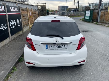 2012 Toyota Yaris - thumbnail 5