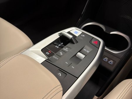 2025 BMW iX1 - thumbnail 10