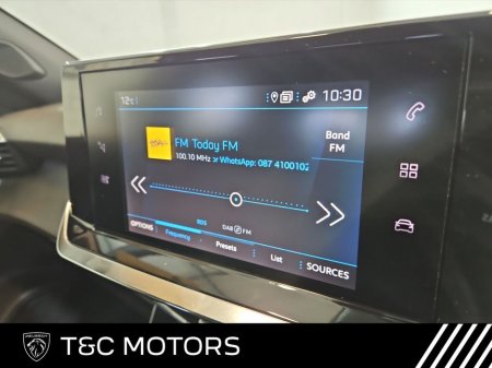 2023 Peugeot 2008 - thumbnail 11